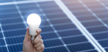 d&eacute;couvrez notre avis complet sur les panneaux photovolta&iuml;ques : avantages, inconv&eacute;nients, et performances. informez-vous sur les meilleures options pour rentabiliser votre investissement solaire et r&eacute;duire votre empreinte &eacute;cologique.
