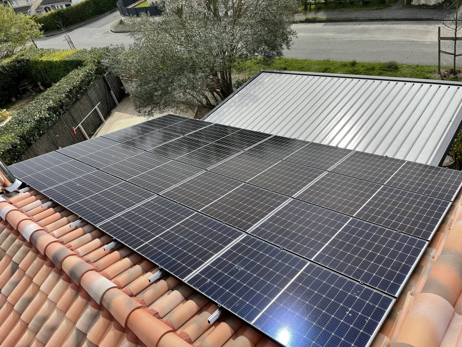 d&eacute;couvrez comment les panneaux solaires pour l'autoconsommation peuvent transformer votre mani&egrave;re de consommer de l'&eacute;nergie. profitez d'une installation sur mesure, r&eacute;duisez vos factures d'&eacute;lectricit&eacute; et contribuez &agrave; un avenir durable gr&acirc;ce &agrave; l'&eacute;nergie renouvelable.
