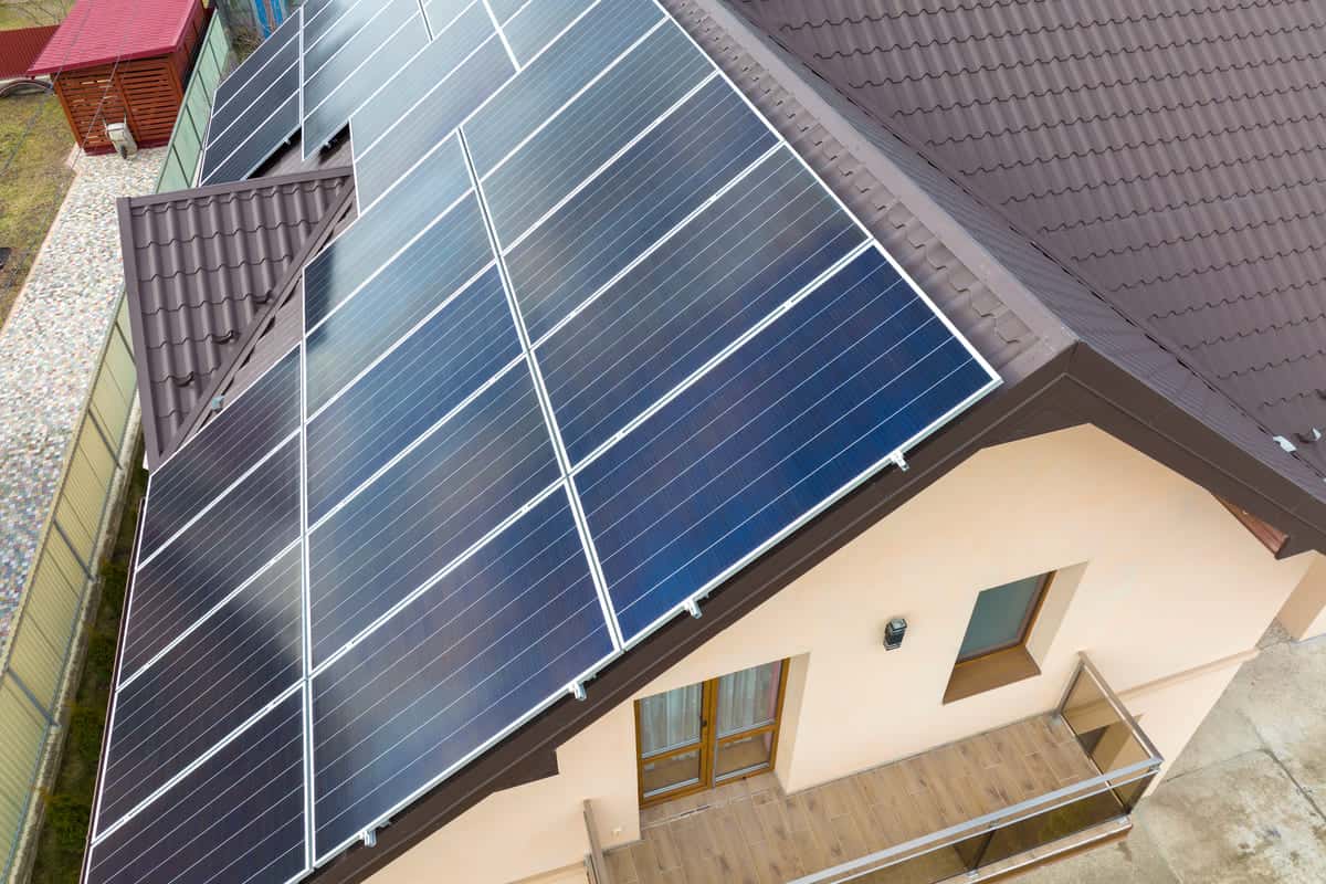 d&eacute;couvrez tout ce qu'il faut savoir sur les panneaux solaires essentiels : leurs avantages, leur installation, et comment ils peuvent r&eacute;duire vos factures d'&eacute;nergie tout en pr&eacute;servant l'environnement. informez-vous sur les types de panneaux, les subventions disponibles et les meilleures pratiques pour un usage optimal.
