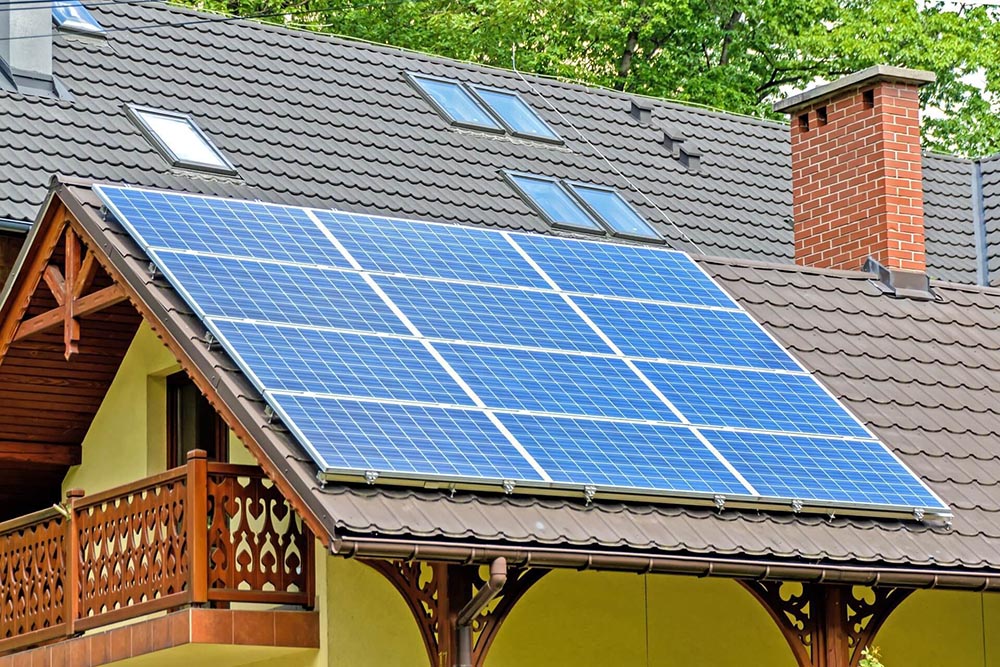 d&eacute;couvrez les panneaux solaires isol&eacute;s, une solution &eacute;nerg&eacute;tique innovante alliant efficacit&eacute; et performance, parfaite pour optimiser l'isolation de votre habitat tout en r&eacute;duisant vos factures d'&eacute;lectricit&eacute;.